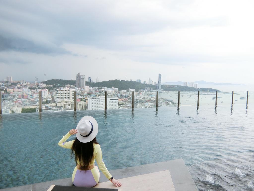 Llx Apartments At The Base Condo Pattaya Eksteriør bilde
