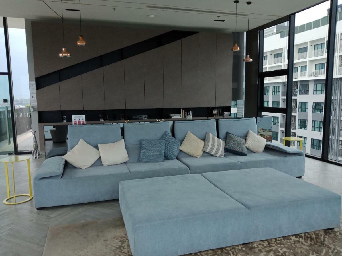 Llx Apartments At The Base Condo Pattaya Eksteriør bilde